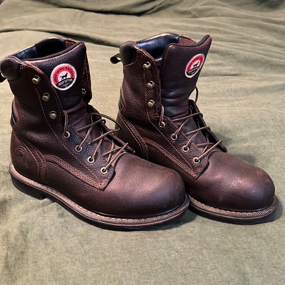 Size 8 Irish Setters